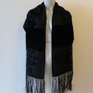 JJ COLLECTION BLACK FLORAL SCARF WITH VELOUR*